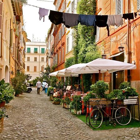 Guest House O Affittacamere La Civetta Di Trastevere B Roma Eksteriør bilde