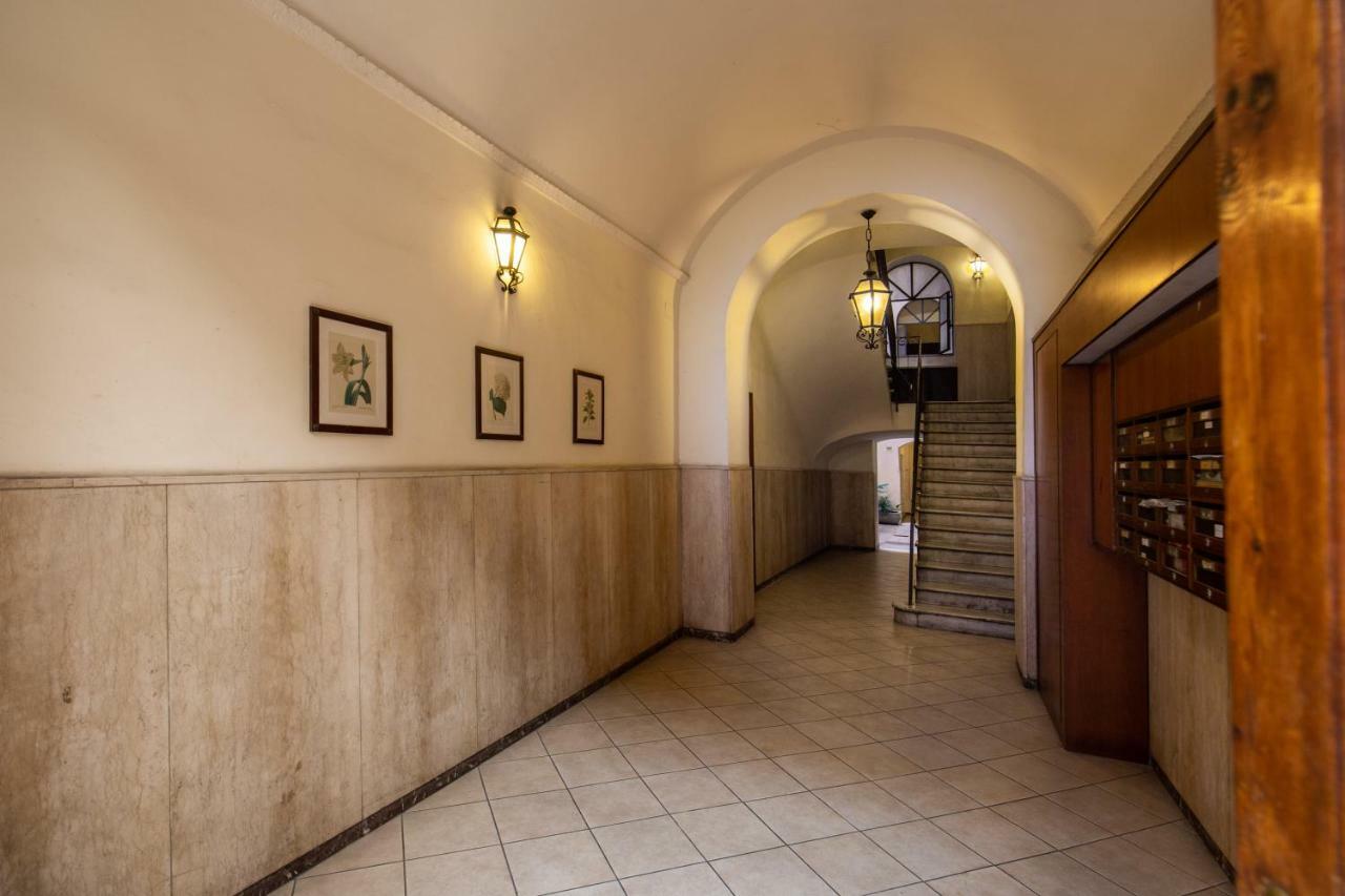 Guest House O Affittacamere La Civetta Di Trastevere B Roma Eksteriør bilde