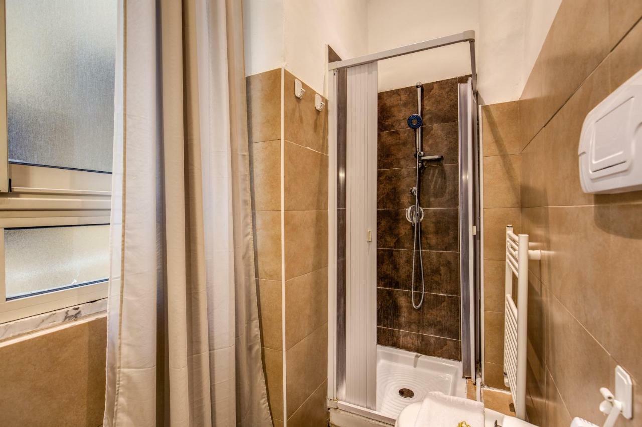 Guest House O Affittacamere La Civetta Di Trastevere B Roma Eksteriør bilde