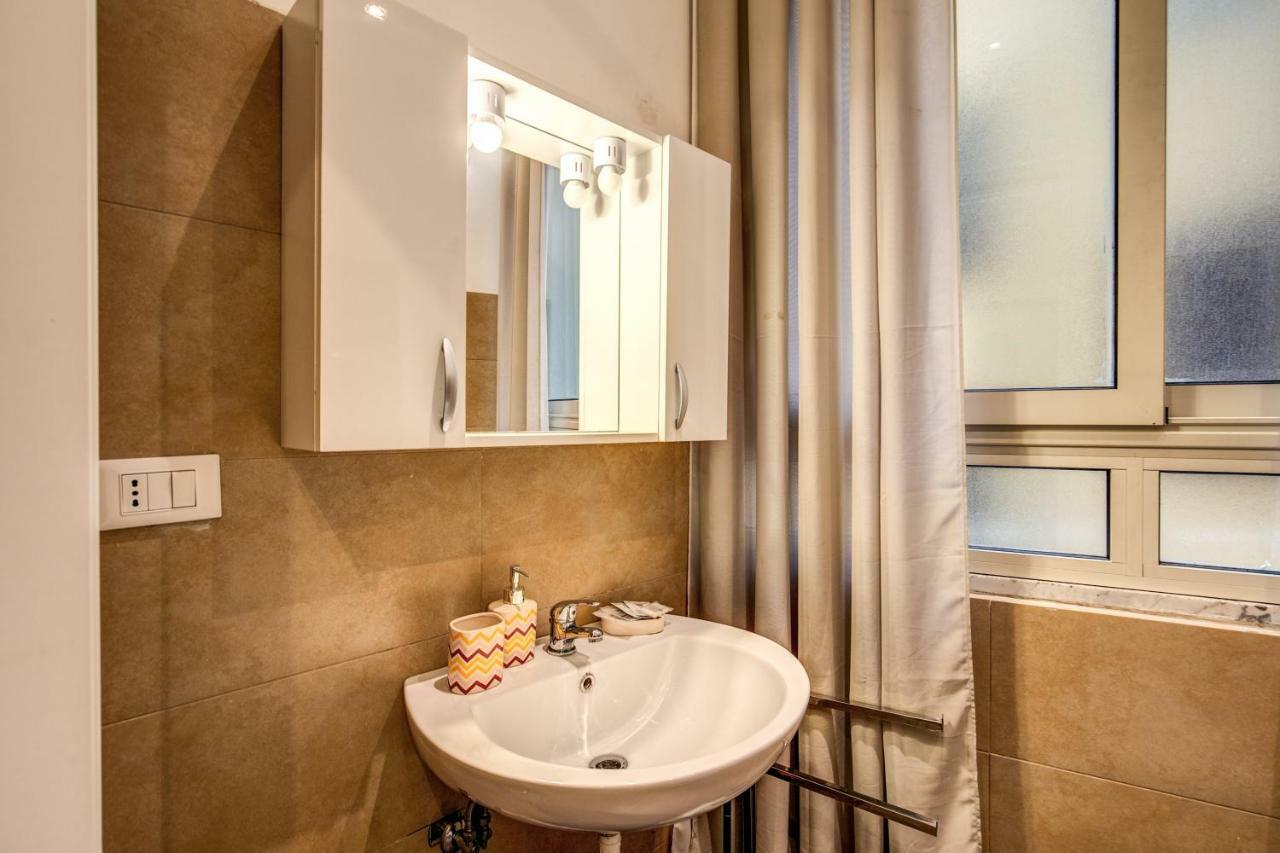 Guest House O Affittacamere La Civetta Di Trastevere B Roma Eksteriør bilde