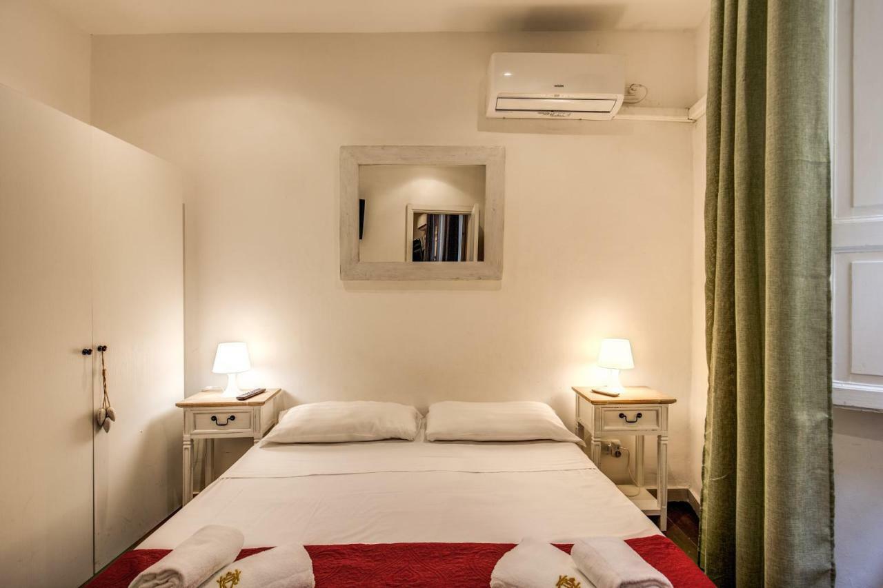 Guest House O Affittacamere La Civetta Di Trastevere B Roma Eksteriør bilde